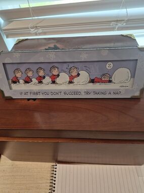 Hallmark Peanuts Gallery Black and Gold Desk Frame - "Don't Give Up!"
